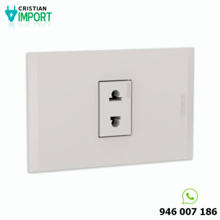 Tomacorriente universal simple Arena